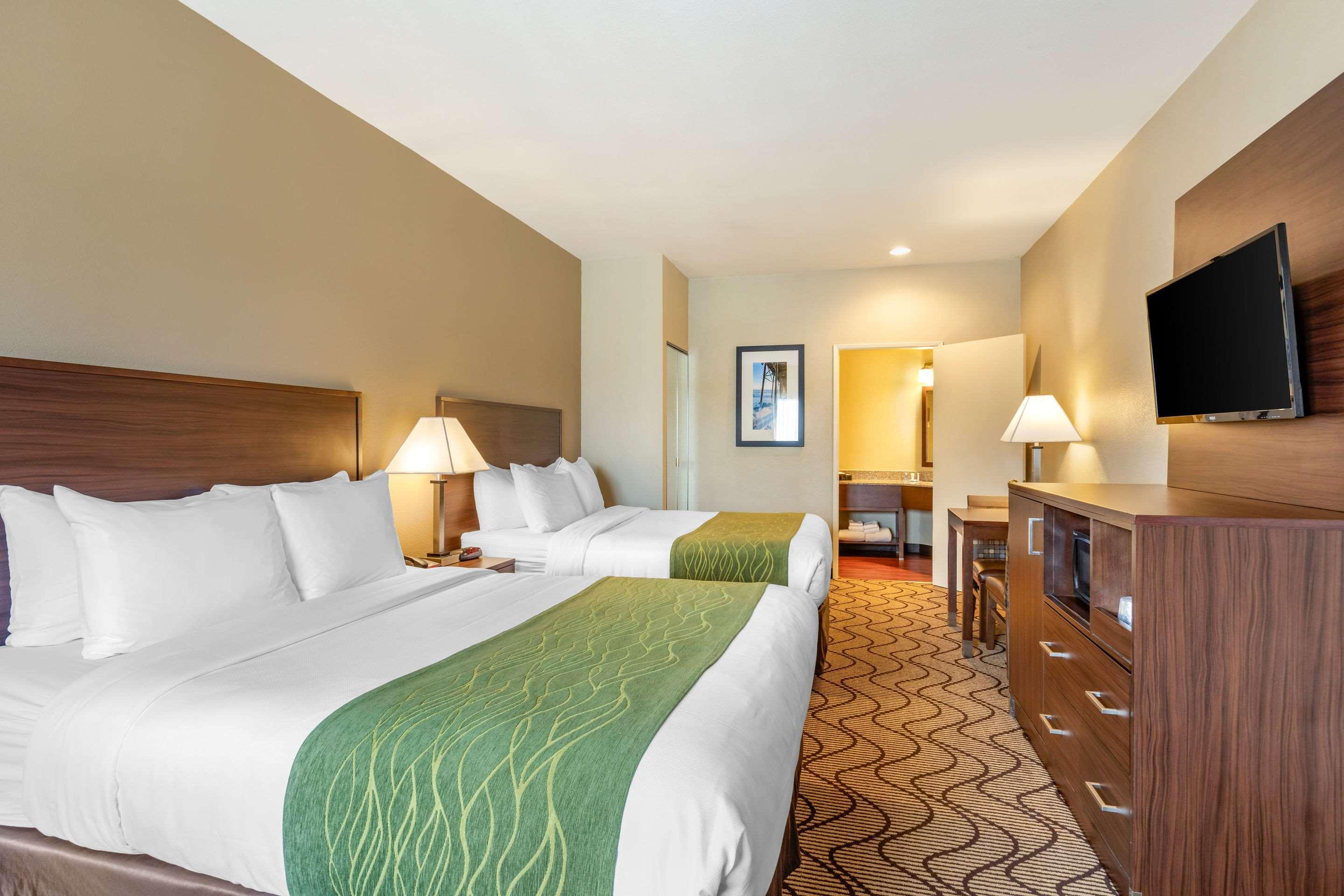 Comfort Inn & Suites Orange County John Wayne Airport Santa Ana Exterior photo