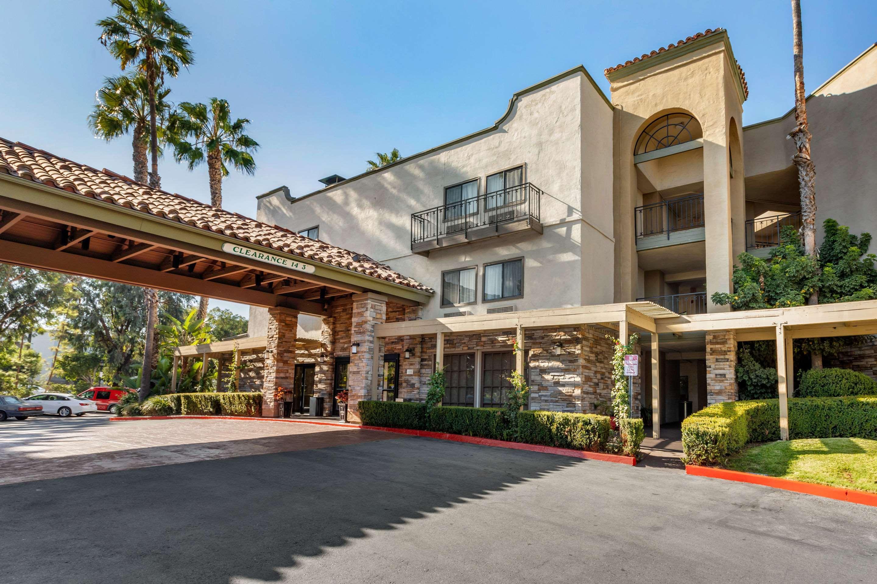 Comfort Inn & Suites Orange County John Wayne Airport Santa Ana Exterior photo