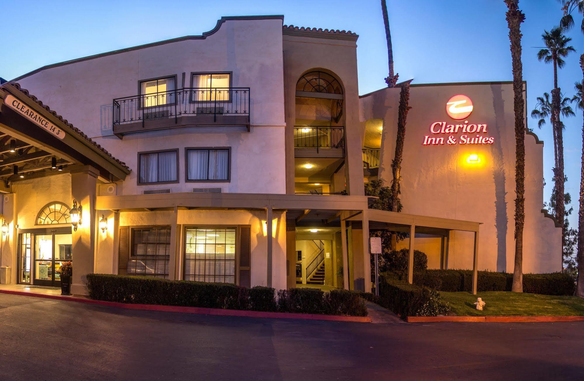 Comfort Inn & Suites Orange County John Wayne Airport Santa Ana Exterior photo
